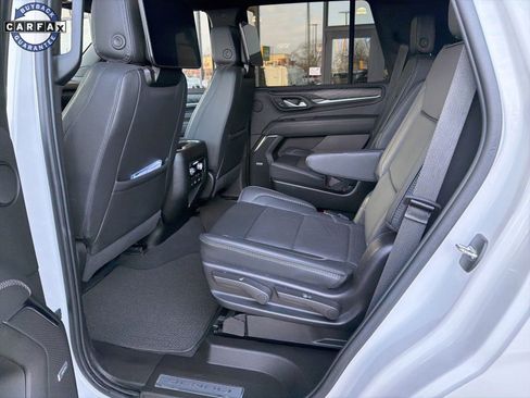 Used 2024 GMC Yukon Denali w/ Denali Reserve Package image 3