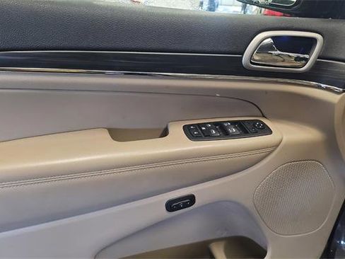 Used 2021 Jeep Grand Cherokee Limited w/ Trailer Tow Group IV image 10