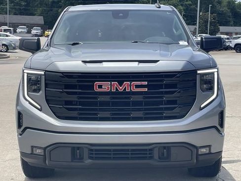Used 2023 GMC Sierra 1500 Elevation AWD/4WD image 6