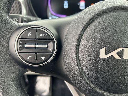 Used 2025 Kia Soul S FWD image 17