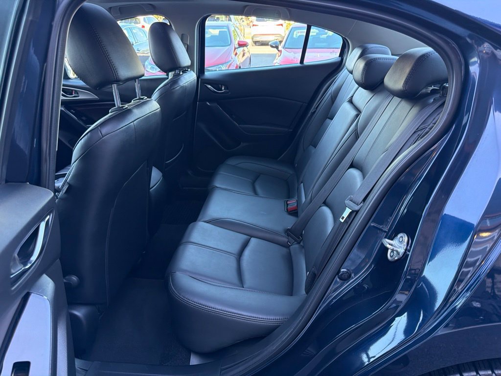 Used 2018 MAZDA MAZDA3 Touring FWD image 13