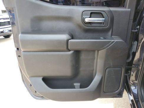Used 2023 Chevrolet Silverado 1500 Custom RWD image 10