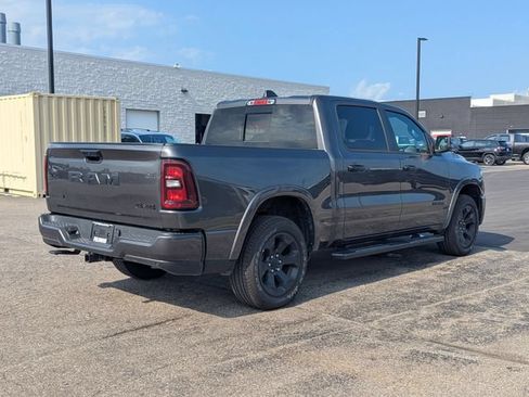 Used 2025 RAM 1500 Big Horn AWD/4WD image 3