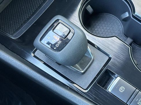 Used 2024 Nissan Rogue SV image 20