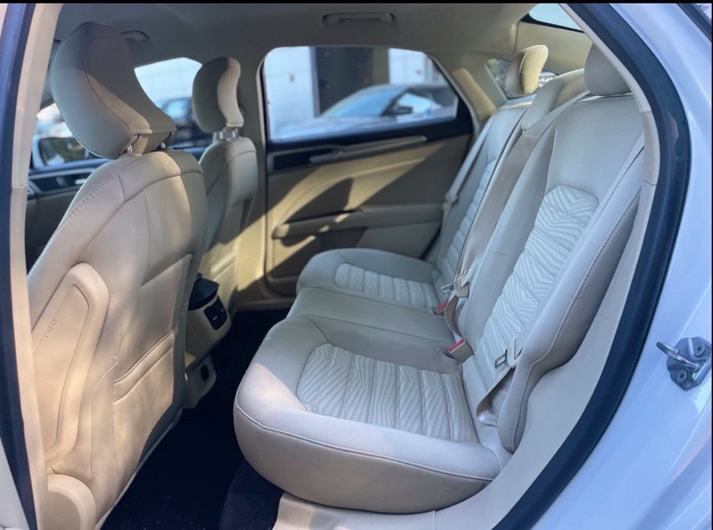 Used 2016 Ford Fusion SE FWD image 20