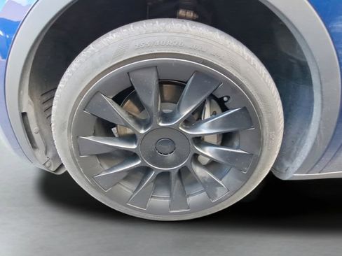 Used 2023 Tesla Model Y Long Range image 4