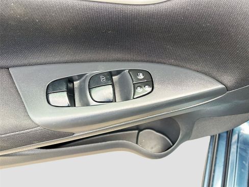 Used 2015 Nissan Sentra SV FWD image 17
