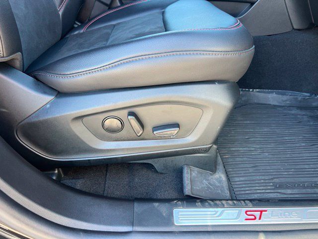 Used 2023 Ford Explorer ST-Line AWD/4WD image 13