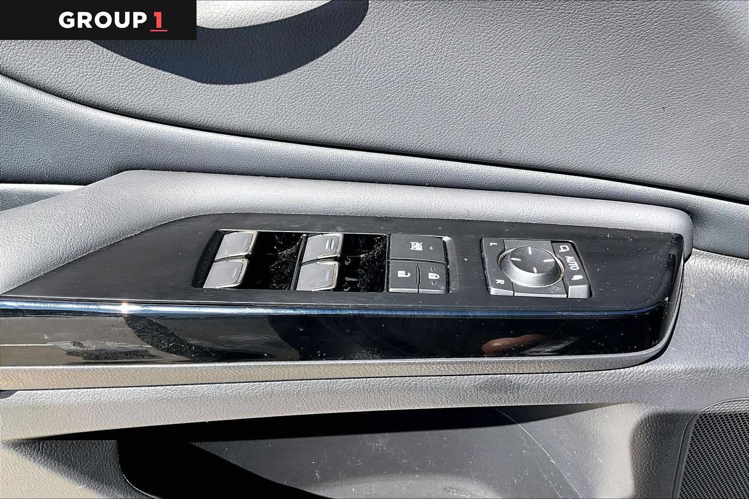 Used 2025 Lexus ES 350 w/ Premium Package FWD image 33