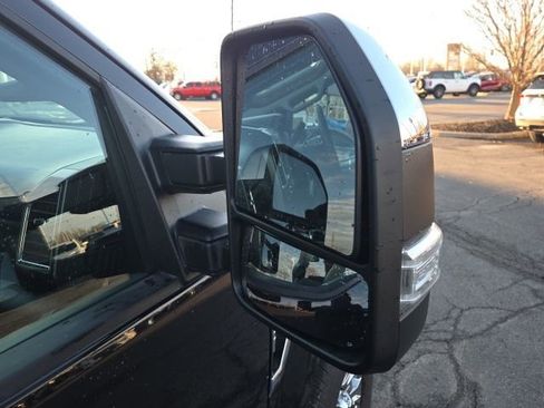 Used 2017 Ford F250 XLT w/ XLT Premium Package image 3