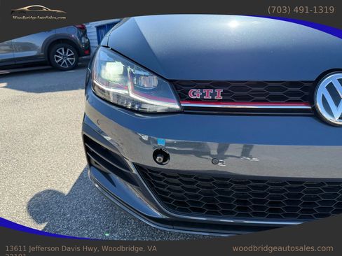 Used 2019 Volkswagen Golf 4-Door image 9