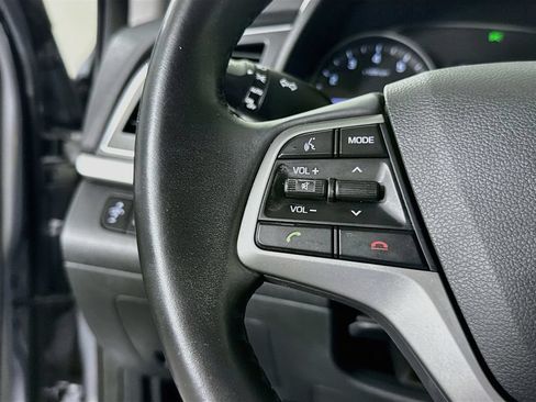 Used 2017 Hyundai Elantra Limited FWD image 19