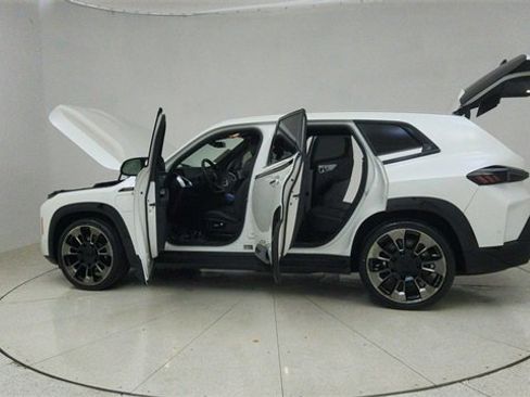 Used 2023 BMW XM Base image 73