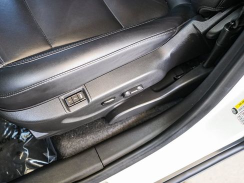 Used 2019 Buick Encore Essence FWD image 21