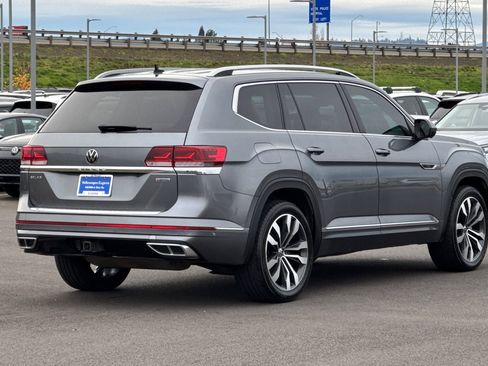 Used 2022 Volkswagen Atlas SEL Premium image 3