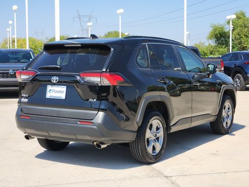 Certified 2022 Toyota RAV4 XLE FWD image 5