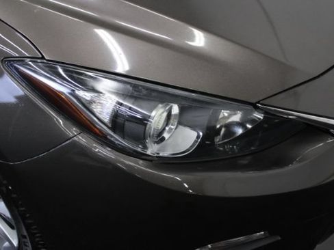 Used 2015 MAZDA MAZDA3 i Touring w/ Technology Package FWD image 26