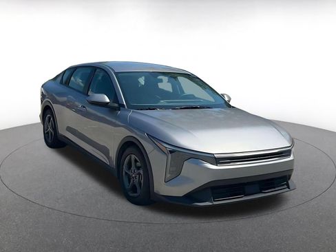 Used 2025 Kia K4 FWD image 3