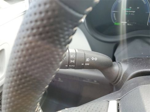 Used 2025 Toyota Sienna XSE image 23