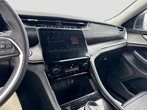 Used 2023 Jeep Grand Cherokee L Limited image 20