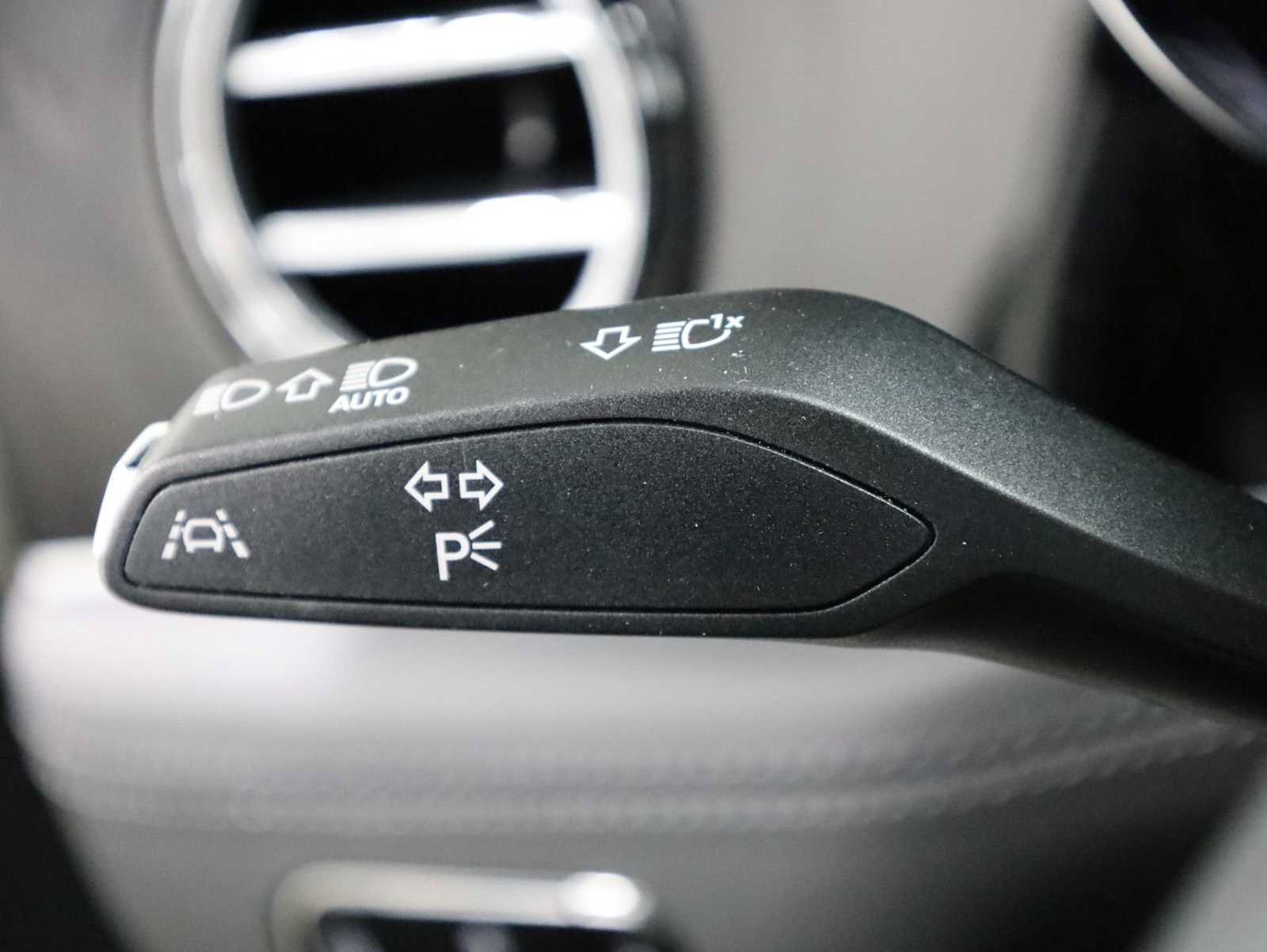 Used 2024 Bentley Bentayga AWD/4WD image 29