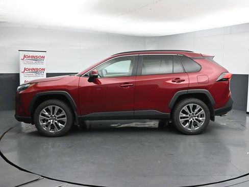 Used 2023 Toyota RAV4 XLE Premium AWD/4WD image 5