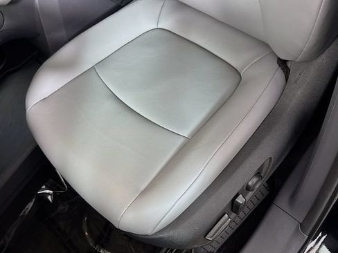 Used 2024 Toyota Sienna XLE FWD image 21