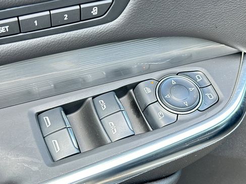 Used 2024 Cadillac XT4 Premium Luxury image 11