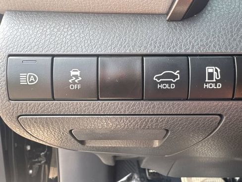 Used 2024 Toyota Camry SE image 29