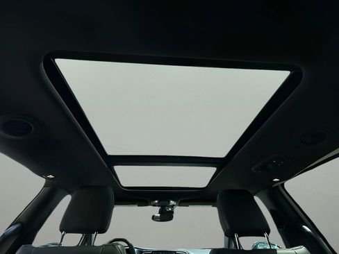 New 2026 Chrysler Pacifica Select image 31