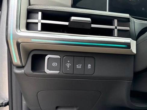 Used 2025 Hyundai Santa Fe Calligraphy FWD image 17