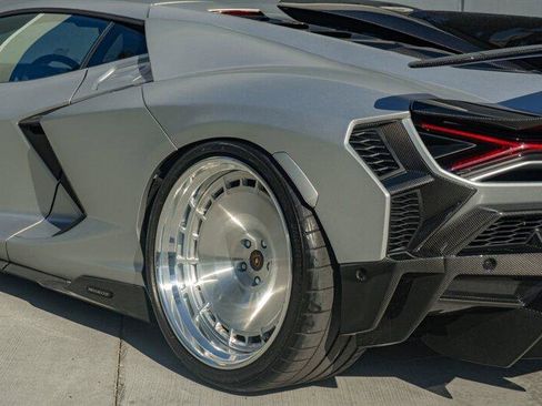 Used 2024 Lamborghini Revuelto image 62