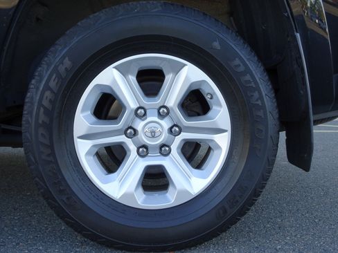 Used 2021 Toyota 4Runner SR5 image 10