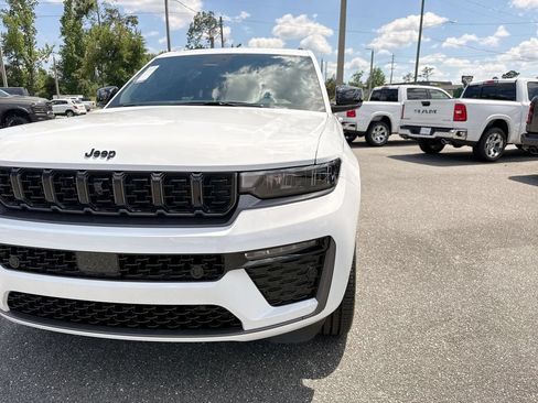 New 2026 Jeep Grand Cherokee L Limited AWD/4WD image 11