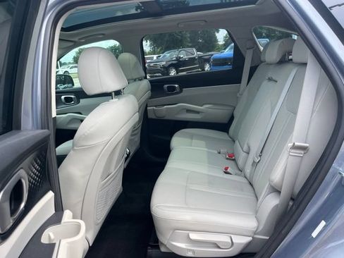 Used 2022 Kia Sorento S w/ Panoramic Sunroof Package FWD image 27