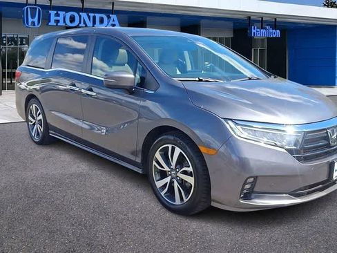 Used 2023 Honda Odyssey Touring image 2