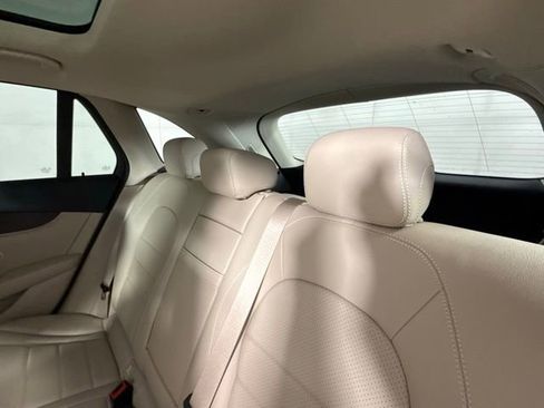 Used 2022 Mercedes-Benz GLC 300 4MATIC image 30