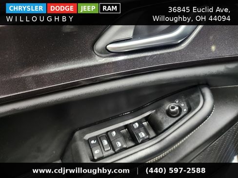 Used 2023 Jeep Grand Cherokee Altitude AWD/4WD image 12