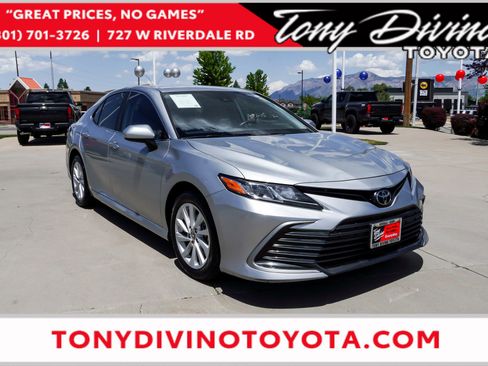 Certified 2022 Toyota Camry LE AWD/4WD image 1