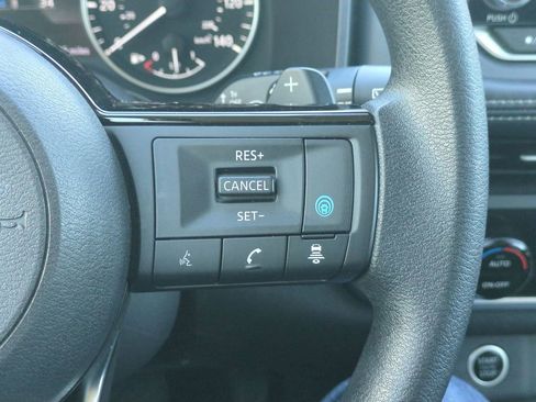 Used 2023 Nissan Rogue SV AWD/4WD image 19