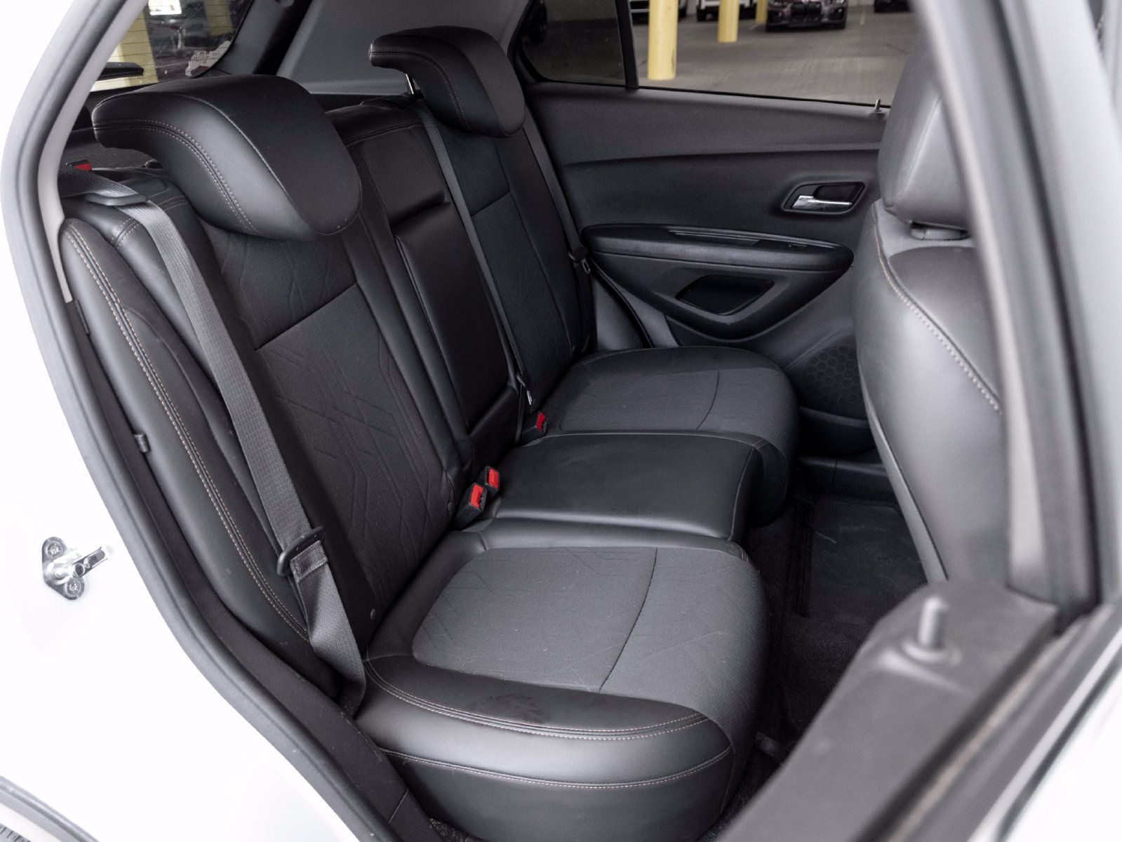 Used 2019 Chevrolet Trax LT w/ LT Convenience Package AWD/4WD image 24