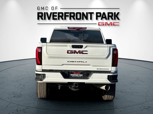 Used 2024 GMC Sierra 3500 Denali w/ Denali Reserve Package image 4