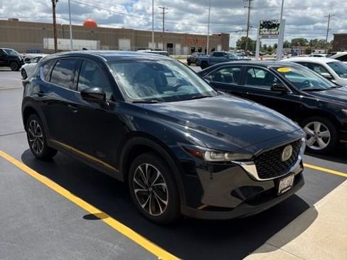 Used 2022 MAZDA CX-5 AWD 2.5 S w/ Premium Package image 2