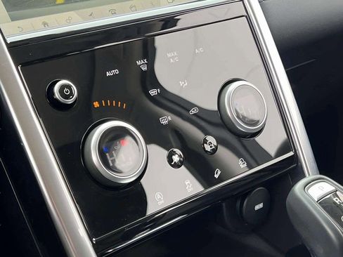 Used 2020 Land Rover Discovery Sport S image 31