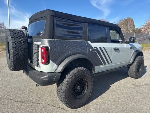 Used 2023 Ford Bronco Badlands image 3