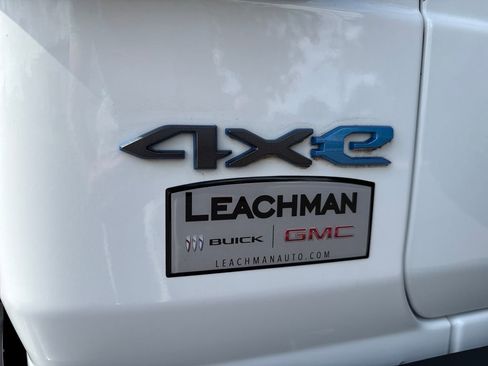 Used 2023 Jeep Wrangler Unlimited Rubicon 4xe w/ Safety Group AWD/4WD image 15