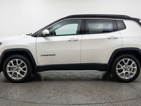 Used 2025 Jeep Compass Limited AWD/4WD image 5