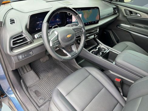Certified 2025 Chevrolet Traverse LT w/ Enhanced Driving Package FWD image 4