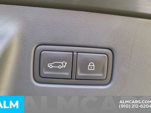 Used 2025 Hyundai Santa Fe Limited w/ Tow & Go Package AWD/4WD image 10