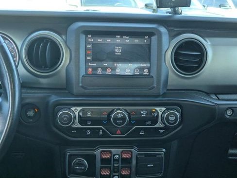 Used 2021 Jeep Gladiator Sport image 16